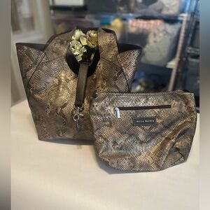 Reversible Nuria Morera bag with smaller Bag